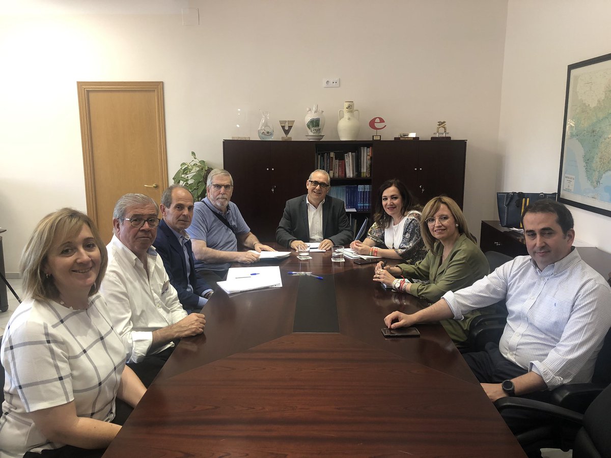 Reunión del presidente de la CHG con la subdelegada de Jaén y los miembros de la Asociación vecinal