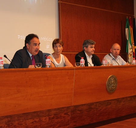 La jornada ha sido inaugurada por el presidente junto al alcalde de Córdoba, el subdelegado del Gobierno y el vicepresidente de la Diputación.