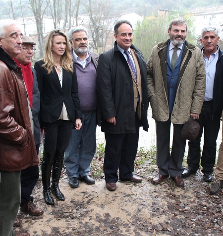 El presidente comprueba in situ el buen comportamiento de los ríos Guadalquivir y Aguascebas a su paso por la pedanía de Villacarrillo