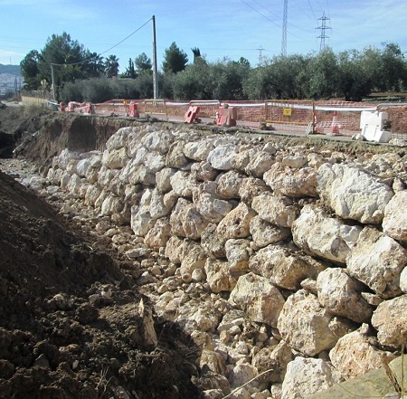 Trabajos en el arroyo de la Vereda de Castro